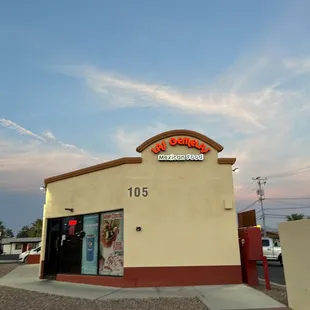 the outside of a restaurant