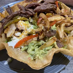 Steak fajita salad