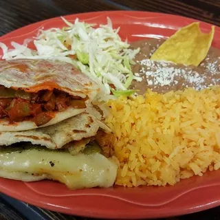 Cactus in Red Chile Gordita. (Nopalitos En Chile Rojo).