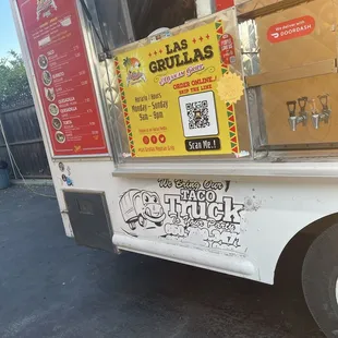 Delicious tacos ,burritos Quesadillas and tortas friendly staff and fast service