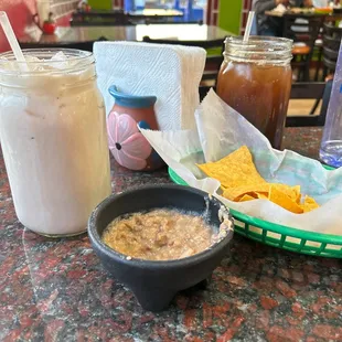 Horchata and Tamarindo drinks