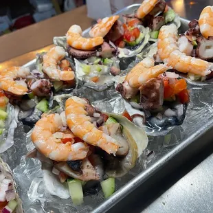 Ostiones especiales, Oysters with shrimp &amp; octopus