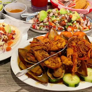 Mejillones and Langostinos plate