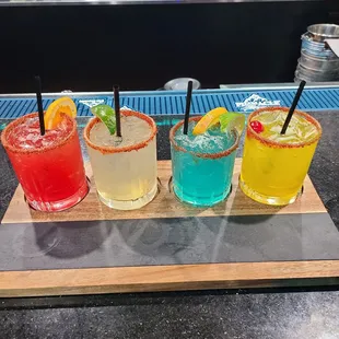 Amazing service, amazing drinks, amazing food. A must visit, family, friends, and on your own dinner time.