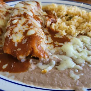 a plate of mexican food