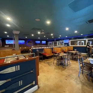 sushi and sashimi, interior