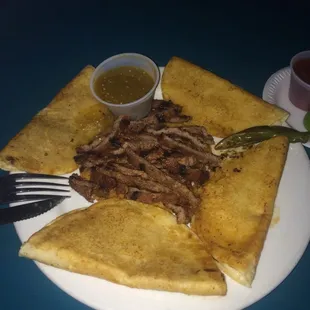 Every time i come here i always ask for carne sarandeada is always juicy and delicious and the service is the best. Best place.