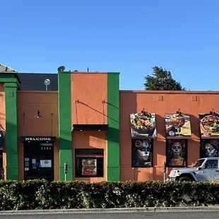 Lombard side of the taqueria