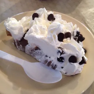 Chocolate Cream Pie with choco chips!