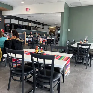 Nice modern dining room