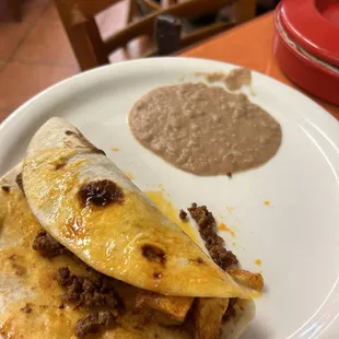 Look at the beans served to an adult... ugh and meh terrible !!!!!