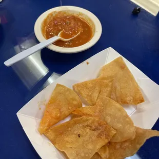 Complementary chips and salsa
