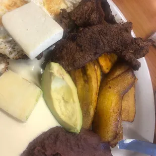 One last stop before my flight. Comida hondureña