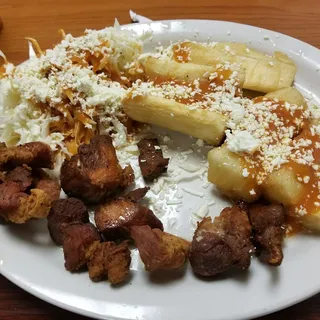 Yuca con Chicharron