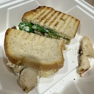 Pesto chicken sandwich