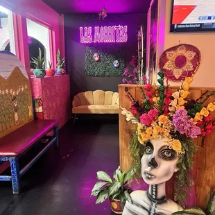 Ambiance - Front Entrance