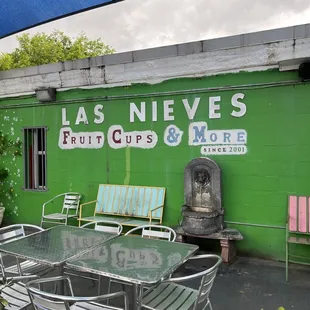 Lots of outdoor seating