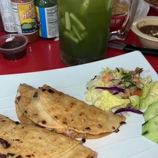 Tacos Gobernador Agua Fresca de Pepino