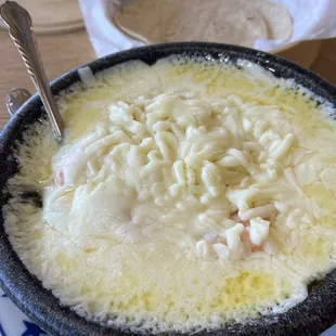 Queso fundido con Camaron (Cheese fondue with shrimp) served with tortillas