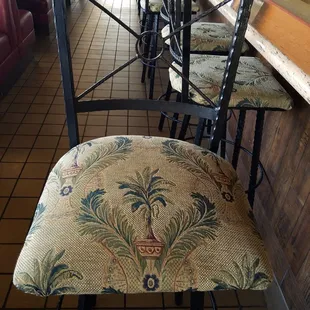 I love these bar seats!