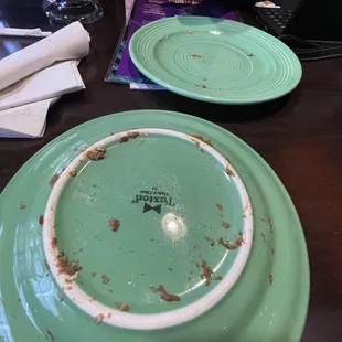 The brought me these dirty plates &amp; acted surprised