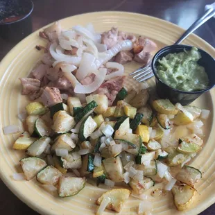 Fajita chicken with grilled vegetables. Very good.