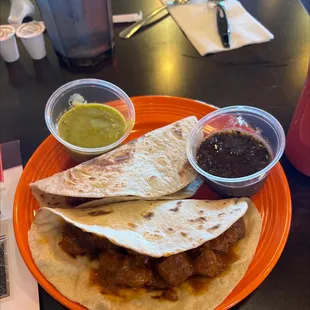 Carne guisada tacos