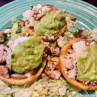 Chicken sopes