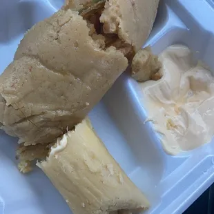 Tamale de elote y tamal salvadoreño de pollo