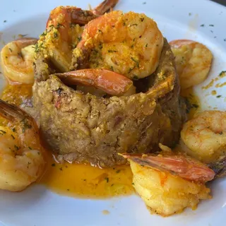 Mofongo Camarones de Ajillo