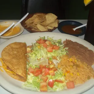 deedee chose da crispy taco &amp;chalupa special dis time around.