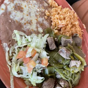 Chile verde con carne plate