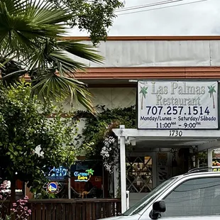 Front of restaurant !