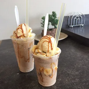 two glasses of ice cream