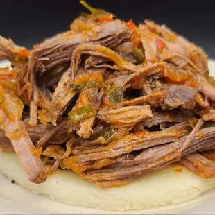 AREPA DE CARNE DESMECHADA
