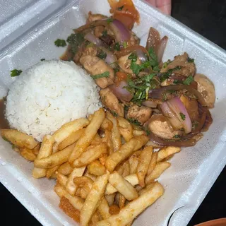 Pollo Saltado
