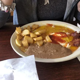 Huevo rancheros with bacon