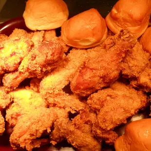 chicken wings and fried chicken, bbq wings, chicken wings, bbq chicken, poultry, fried chicken, chicken, fried chicken wings, food