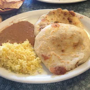 Pupusas Revueltas
