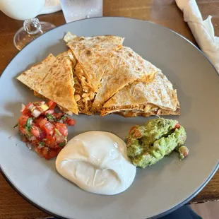 Quesadilla (shredded chicken)