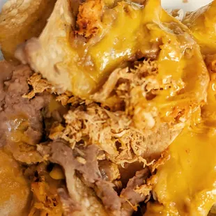 Nachos with shredded chicken