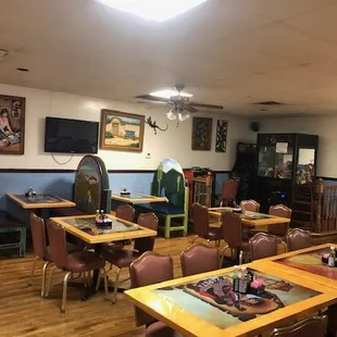 sushi and sashimi, interior