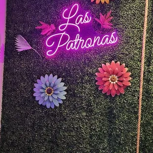 Food so good forgot to take plate pictures. Charing decor, friendly service, and great menu and food.