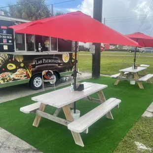 Come and enjoy our new space !!  Get out of the routine and eat some tacos on the street.