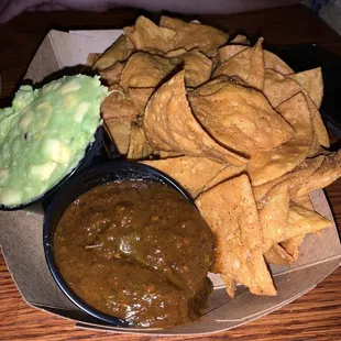Chips guacamole n salsa- the salsa is to die for