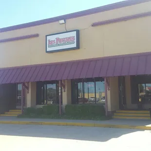 the outside of a restaurant