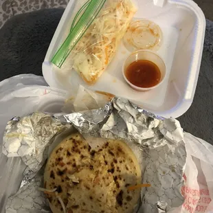 Pupusas de chicharron y queso. Pork and cheese