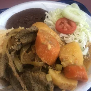 Carne bistec with a little of the pollo guisada