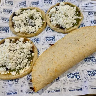 Championes Quesadilla and 3 Memelas Sencillas