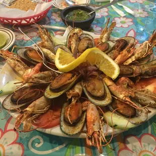 Langoustines and mussels in an amazing sauce !